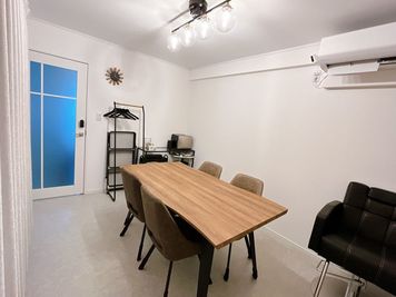 カウンセリング・面談・取材・占い - レンタルルーム＆シェアサロン　Lupinus. 🌼New open｜サロン利用可｜完全個室プライベート空間の室内の写真