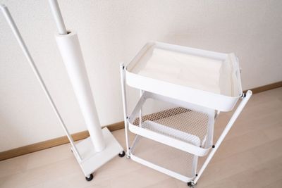 使い捨て防水ペーパー、フェイスカバー、ワゴン - 武蔵小杉2分完全個室プライベートサロンkaede🌿🍁 マッサージ・施術等に最適！武蔵小杉レンタルサロンKaedeの設備の写真