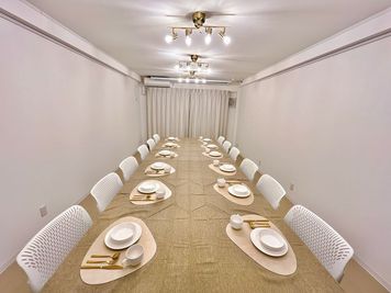 食事会・女子会・パーティー・婚活会場・結婚式2次会等 - レンタルルーム＆シェアサロン　Lupinus. 🌼New open｜郡山駅から車で15分｜完全個室｜備品無料の室内の写真