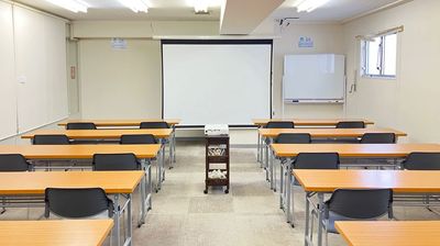 第二会議室【3名掛け最大30席】プロジェクター|スクリーン|Wi-Fi|ホワイトボード|手指消毒液|無料【窓有り】 - 高崎白銀ビル貸し会議室