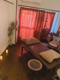 キャンドルライトを置くと雰囲気出ます - Takanakkoレンタルサロン Takanakkoレンタルサロン池袋店の室内の写真