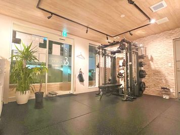 【駅から徒歩30秒】新築✨  /  広々30㎡ /  レンタルジム  筋トレ　ダンス　ヨガ　ピラティス　撮影 - AND gym