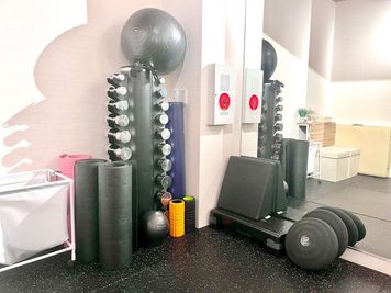 豊富な設備 - AND gym AND gym Tokyo 中河原  /  完全プライベート空間の設備の写真
