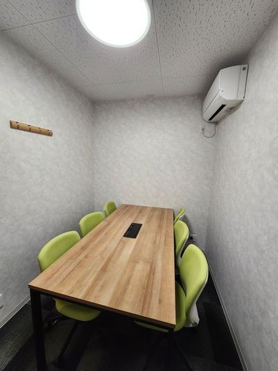 会議室 - URI OFFICE