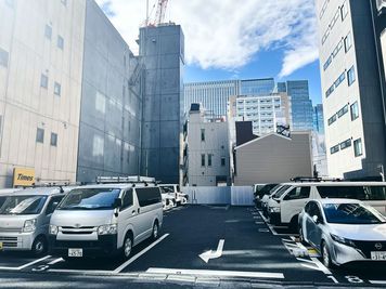 ビルの隣にコインパーキングがあります - White Butter, Studio White Butter,のその他の写真