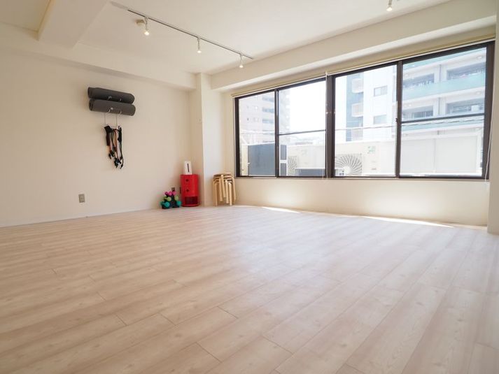 横浜ダンススタジオMOSH PIT黄金町店 - 【黄金町店】黄金町駅1分　阪東橋駅4分【楽器OKなスタジオ】