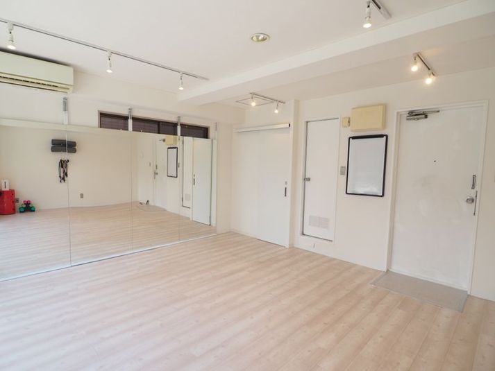 横浜ダンススタジオMOSH PIT黄金町店 - 【黄金町店】黄金町駅1分　阪東橋駅4分【楽器OKなスタジオ】