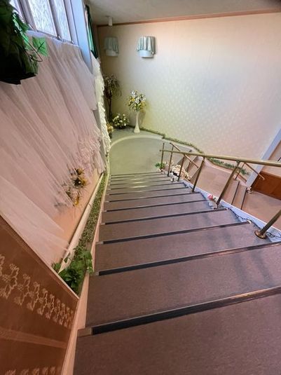 ２階の控室部屋２室、挙式場　合計３部屋ご使用 - リボン　イグレシア（マエストロ)