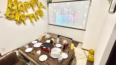 🐙たこ焼きパーティーの様子です。６名様でわいわいと💛 - グッドワン十三　スマイルーム グッドワン十三スマイルーム　未成年🆗防犯カメラ🈚️映画鑑賞◎の室内の写真