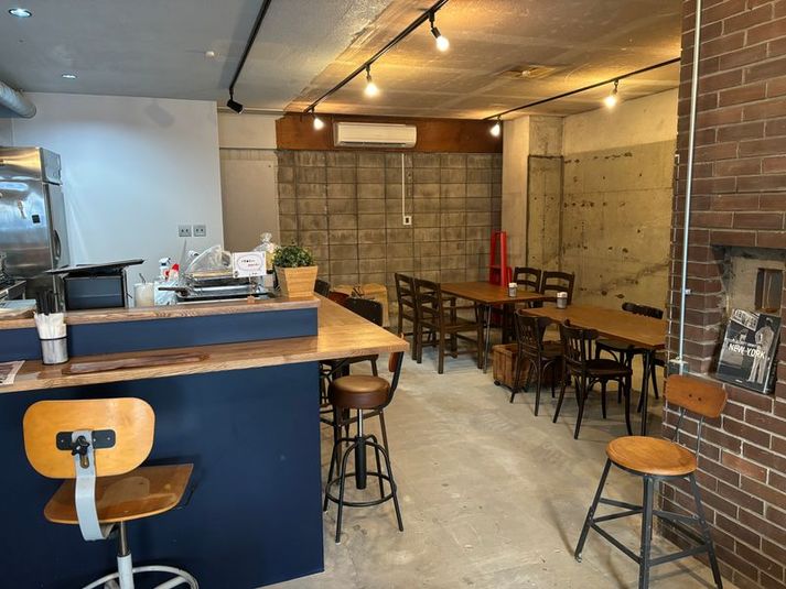 下北沢のレトロなガレージ風カフェ&撮影スタジオ - Daizawa Terrace