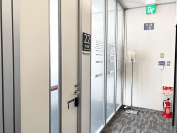 名古屋会議室 プライムセントラルタワー名古屋駅前店 第22会議室の入口の写真
