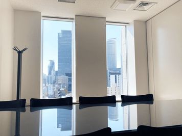 名古屋会議室 プライムセントラルタワー名古屋駅前店 第18会議室の室内の写真