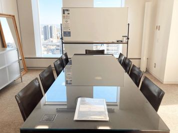 名古屋会議室 プライムセントラルタワー名古屋駅前店 第18会議室の室内の写真