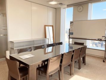 名古屋会議室 プライムセントラルタワー名古屋駅前店 第18会議室の室内の写真