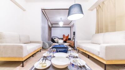 シュシュ天満パーティ🎂女子会💕ママ会✨デート❤️ STM💛誕生日会✨推し活✨ママ会、女子会【1~7名様専用】の室内の写真