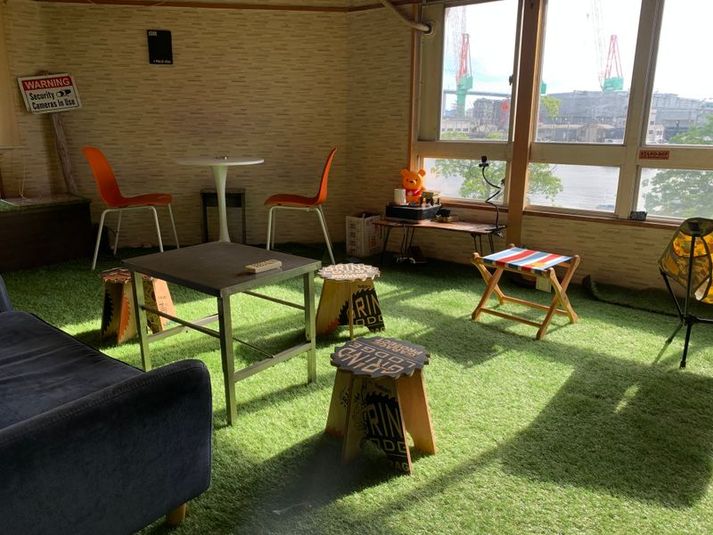 🍳キッチン・ハウス【眺望抜群・海が見えるレンタルスペース】階段 - URBAN PORT SQUARE