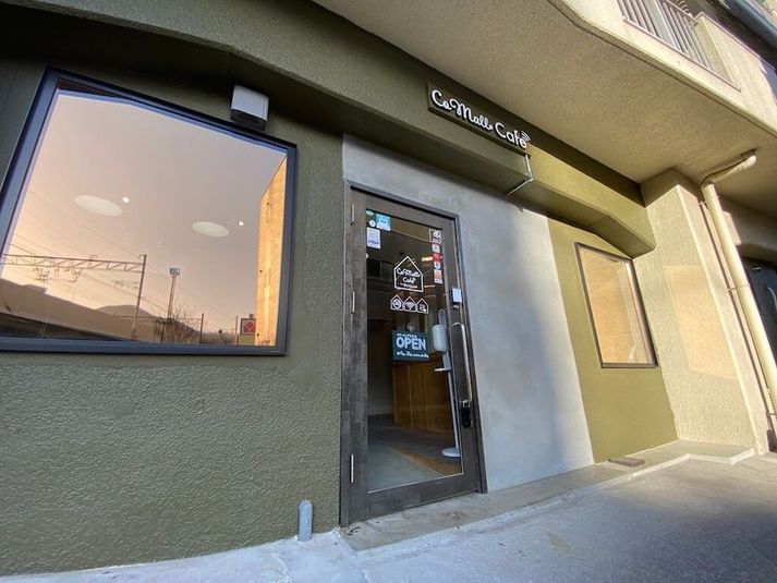 個室（定員２名） - コワーキングスペース＆レンタル会議室「コモールカフェ別府」