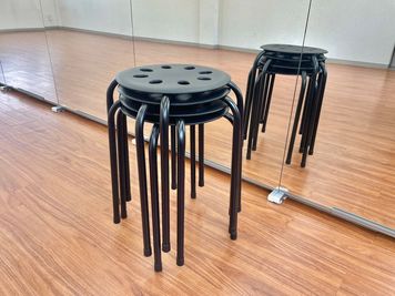椅子４脚 - Dr.YogaSta　小岩レッスンスタジオ Dr.YogaSta小岩レッスンスタジオの室内の写真
