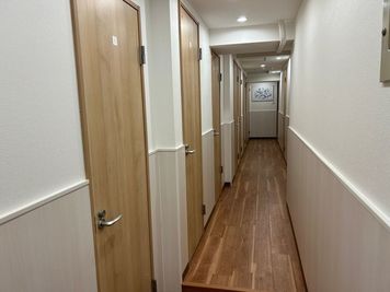 コンパクトで静寂な空間で、集中して利用できます。 - リモートワークスペース カテナ大井町店 リモートワークスペース大井町店　１号室のその他の写真