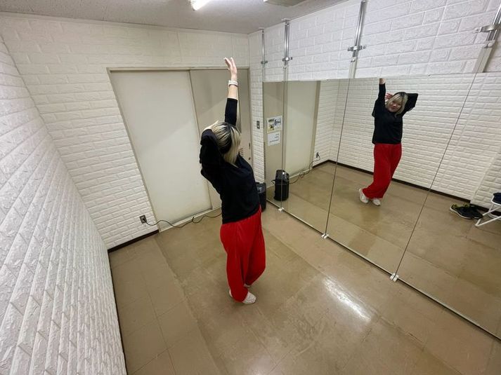 3人くらいまでのダンス練習に最適 - THビル2階Fルーム 多目的スペース（会議室、教室、ダンス）の室内の写真