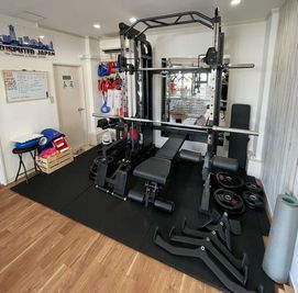 UND1SPUTED JAPAN レンタルジムの室内の写真