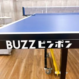 BUZZピンポン 清水店 1時間200円！！ 手軽に卓球BUZZピンポン清水店 コート3の室内の写真