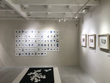 梅屋アートスペースの室内の写真