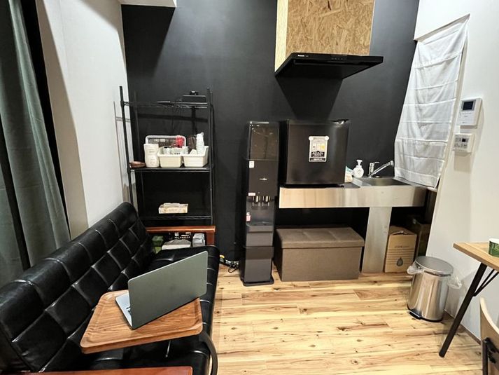 メイク台、鏡完備、レンタルサロン、リモートワークスペース - レンタルサロン 旅フォト