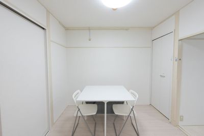 ダイニングテーブル - 東三国キッズレンタルスペースの室内の写真