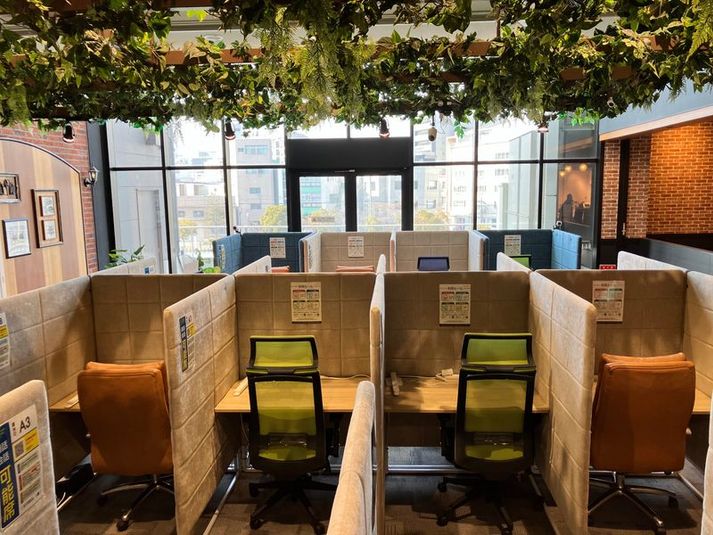 1人用席（通話・会話OK） - コインスペースイオンモール神戸南店