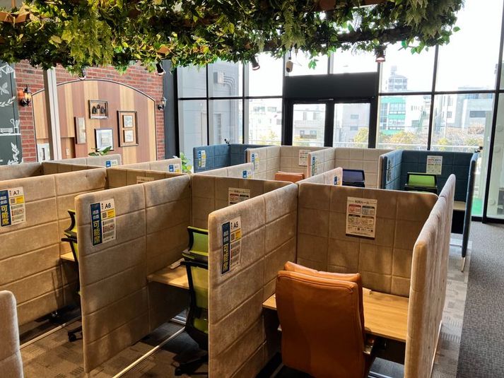 1人用席（通話・会話OK） - コインスペースイオンモール神戸南店