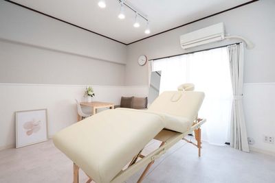 レンタルサロン KuraKura船橋 北口店の室内の写真