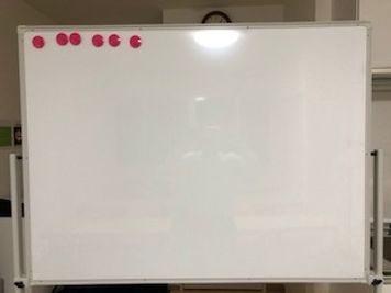 GREENな会議室 本厚木の芝生の会議室の設備の写真