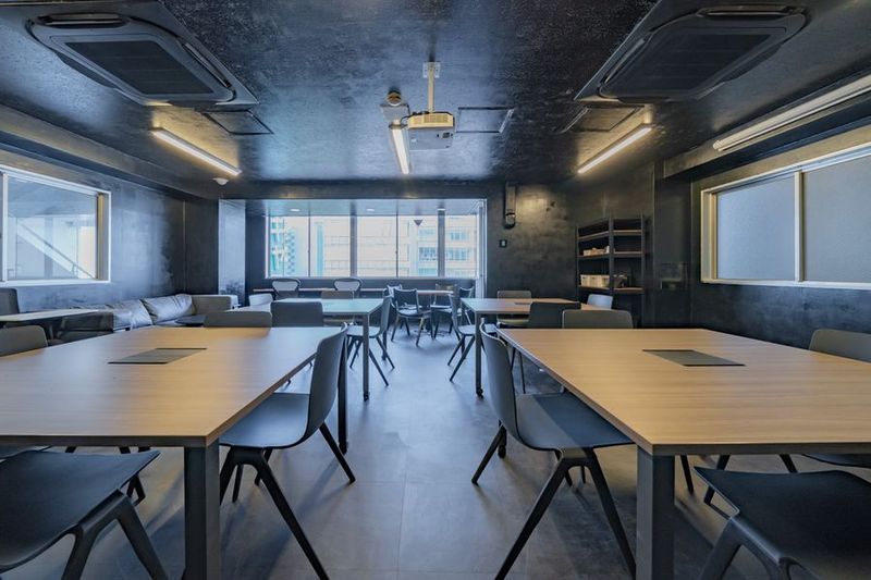 【2025年1月OPEN】神保町徒歩3分！最大25名利用可能 - SPOT神保町三井ビルディングサイドKURO