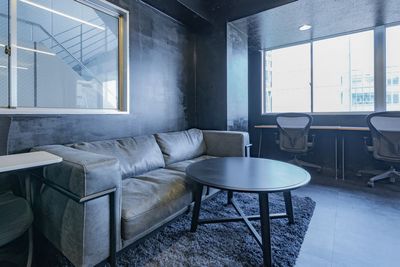 ソファスペース - SPOT神保町三井ビルディングサイドKURO 神保町徒歩3分！最大25名利用可能の室内の写真