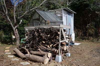 薪の置き場所をDIYいたしました。ドラム缶風呂を御利用の方の為です。 - 里山小屋 （クラインガルテン）の設備の写真