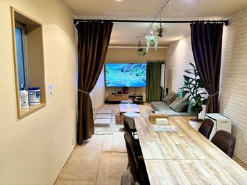閑静なオフィス街にあるビル内の施設。24時間利用可能です。 - シエスタ烏丸 〈シエスタ烏丸〉【11名～20名様専用】の室内の写真