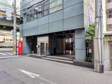 建物表口（外観・エントランス付近の撮影可） - 【大阪･梅田】天しもビル屋上レンタル撮影スタジオ 屋上レンタルスペース【一般利用プラン】の室内の写真