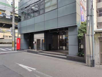 建物表口(土日祝のみ撮影可) - 【大阪･梅田】天しもビル屋上レンタル撮影スタジオ 屋上レンタルスペース【コスプレ写真プラン】の外観の写真