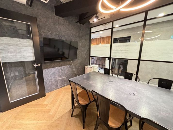ミーティングルーム - ブリッジレンタルオフィス