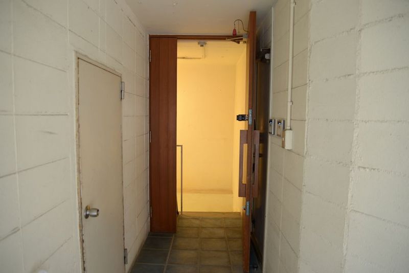 地下の明るい広々スペース - 大阪本町・心斎橋駅より徒歩圏内・自由にご利用下さい