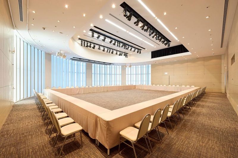 小ホール - 大阪会議室 ブリーゼプラザ　ホール＆カンファレンス