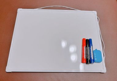 お客様へ施術のご説明(お身体の状態などにも)などにホワイトボードをご利用下さいませ。 - Share retreat シェアリトリート 【完全個室✨】藤沢本町駅徒歩3分　レンタルサロンシェアリトリートの設備の写真