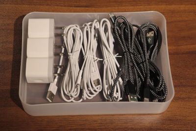 充電器(Lightning、Type-C)を貸出中です。
※有人時間（平日10-19時）までの貸出となります。
※ご利用される際は、9階までお越しください。 - VORT SPACE 茅場町 7階　個室ブースNo.15（外部モニター付）の設備の写真