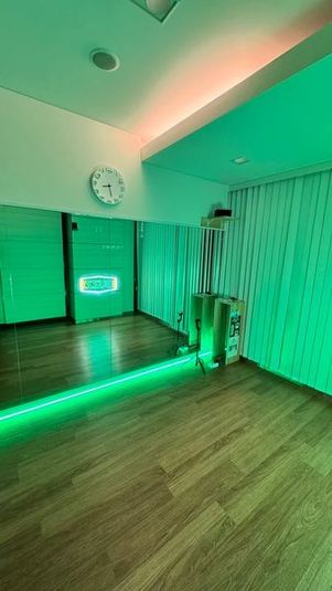 4st - 福岡本店　レンタルスタジオ　STUDIO BUZZ