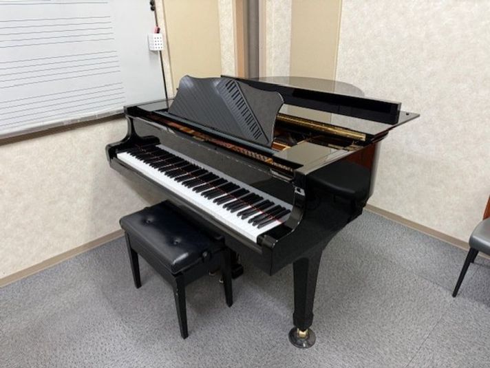グランドピアノ・エレクトーン防音部屋 Cスタジオ - ミュージックサロン秋田  Piace(ピアーチェ)