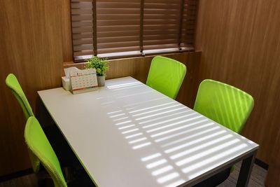 会議室（4人用） - 勉強スペース 練馬ジム ＜会議室＞ 勉強スペース 練馬ジムの室内の写真