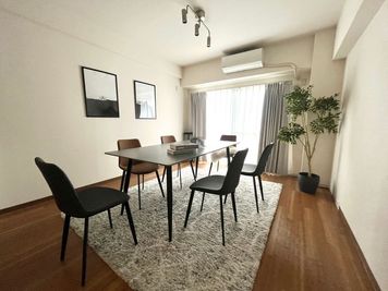 部屋は余裕のある広さです
 - 貸会議室サクラマチクマモト前 サクラマチクマモト目の前の貸会議室の室内の写真