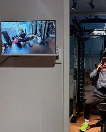 オンラインレッスン、YouTube視聴しながらのトレーニングにご利用ください -  REISEN SALON ( 冷泉サロン )  REISEN SALON (冷泉サロン)【プライベートジム】 の室内の写真