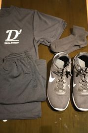 フルレンタル！ウェア・シューズ・ソックス・タオル完備。手ぶらで便利・快適に！ - データフィットネス六本木 レンタルジム＆ワーキングスペースの設備の写真